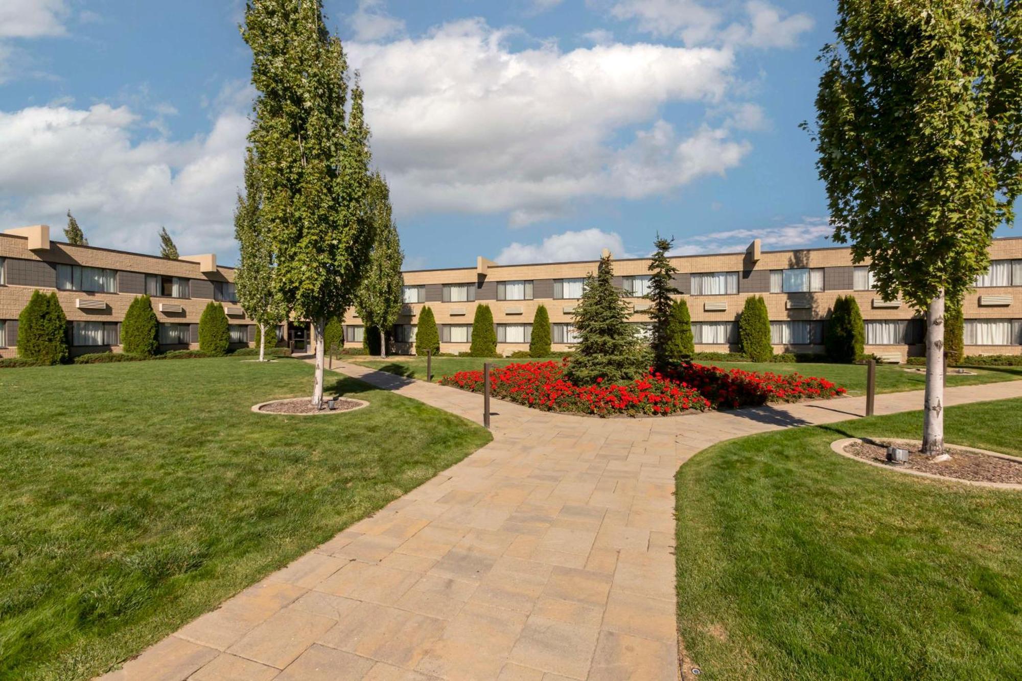Best Western Plus University Inn Moscow Exterior photo